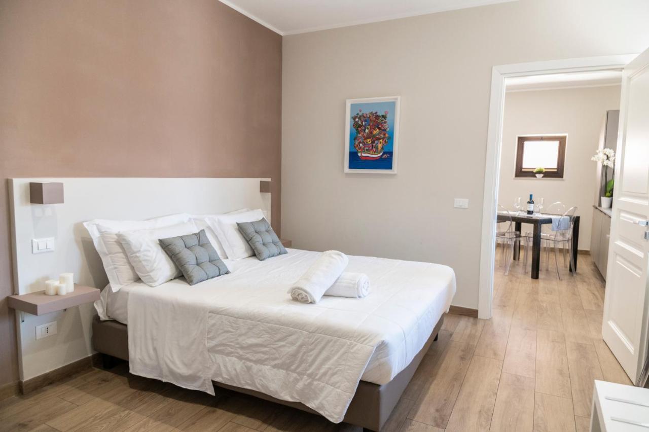 Ruggero Settimo - Room & Suite Palermo Bagian luar foto